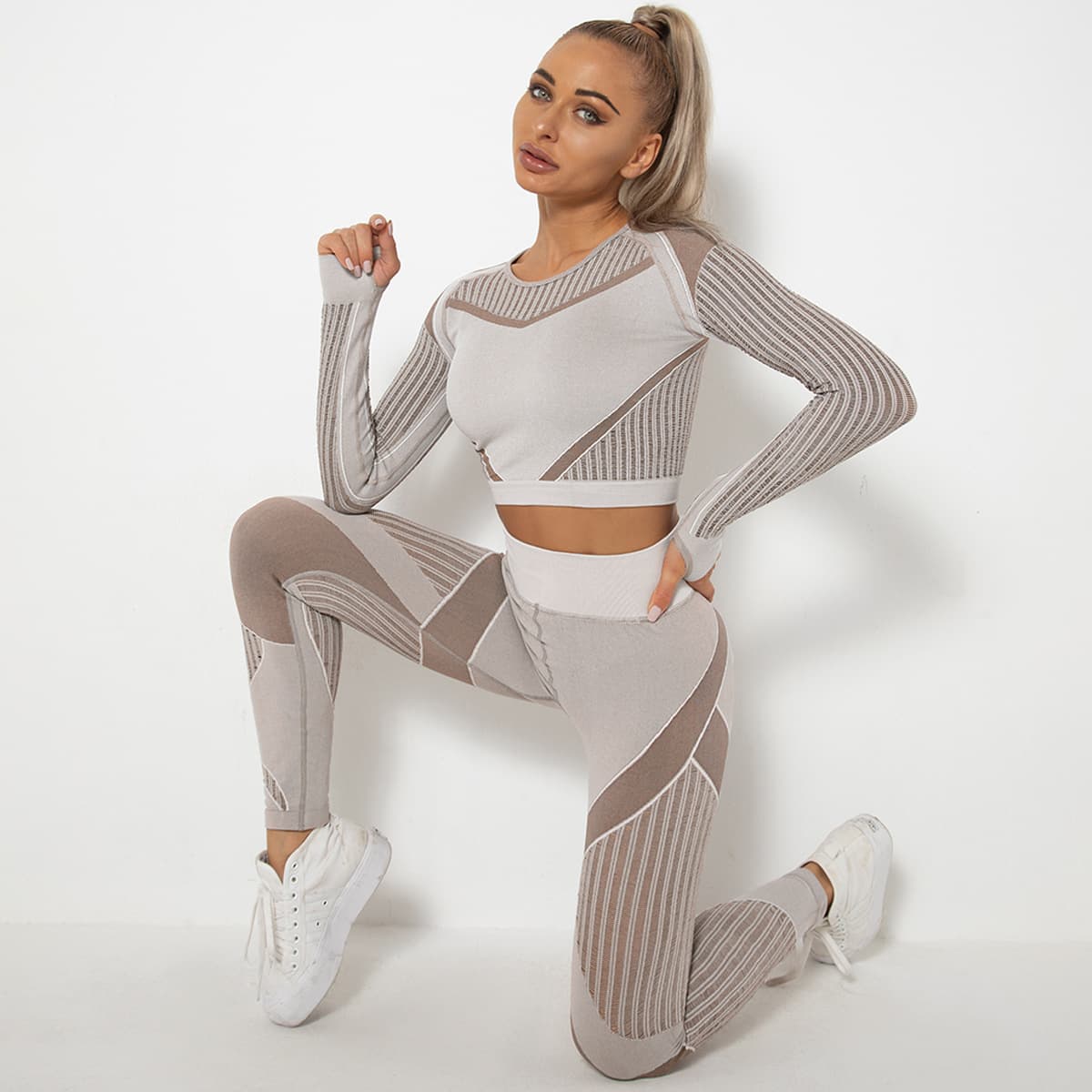 Seamless Knitted Absorbent Yoga Long-Sleeved Suit Yoga Wearsuit 10